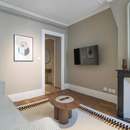 Et Moderne - Invalides Apartment